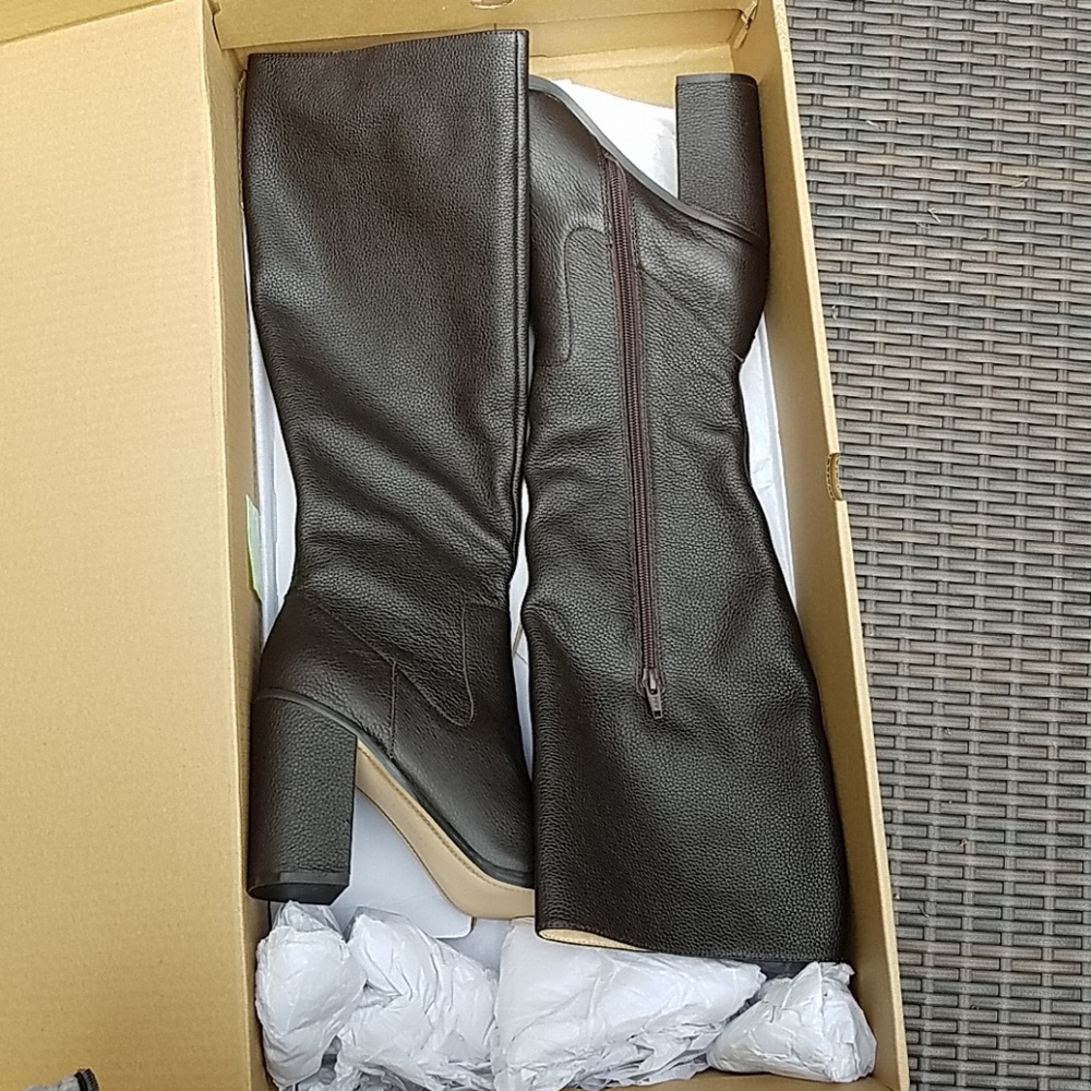 NIB Land's End block heel boot - Picture 7 of 7